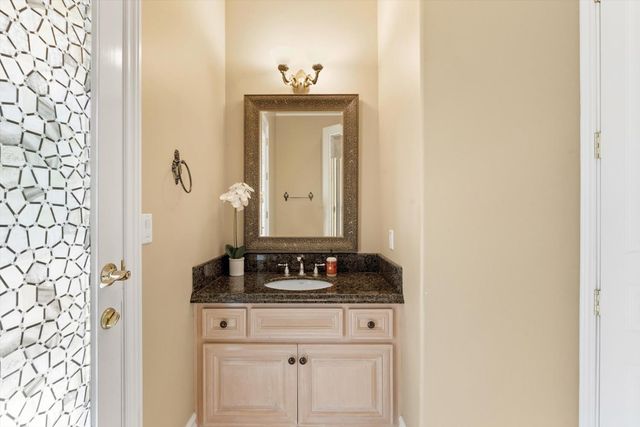 8540 Le Parc Ct, Fair Oaks, CA 95628