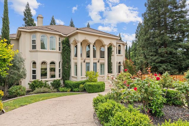 8540 Le Parc Ct, Fair Oaks, CA 95628