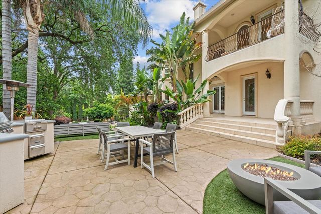 8540 Le Parc Ct, Fair Oaks, CA 95628