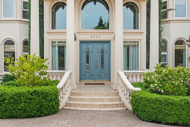 8540 Le Parc Ct, Fair Oaks, CA 95628
