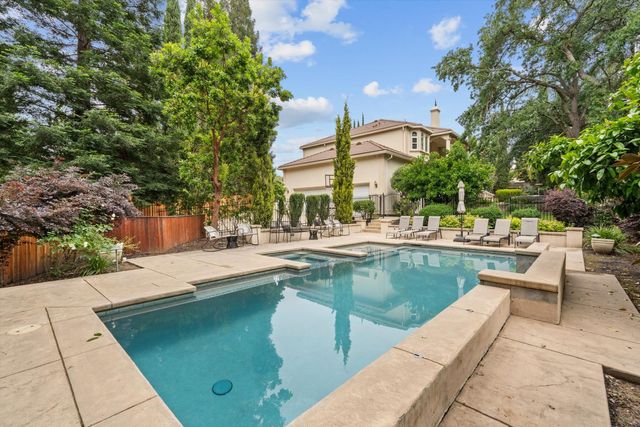 8540 Le Parc Ct, Fair Oaks, CA 95628
