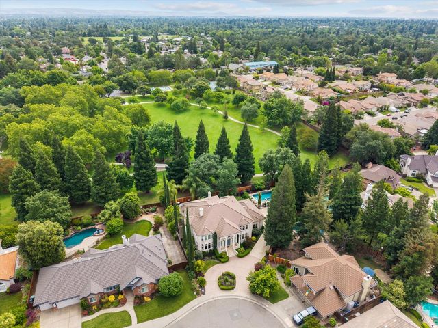 8540 Le Parc Ct, Fair Oaks, CA 95628