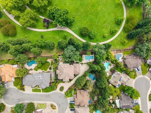 8540 Le Parc Ct, Fair Oaks, CA 95628