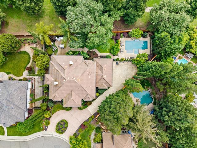 8540 Le Parc Ct, Fair Oaks, CA 95628