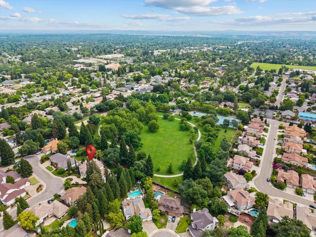 8540 Le Parc Ct, Fair Oaks, CA 95628