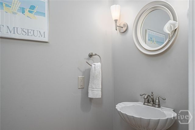 1 Bishopwood Court, Savannah, GA 31411