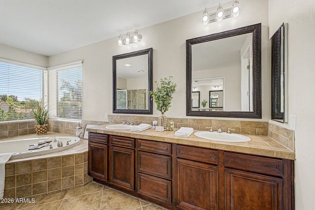 1563 W KAIBAB Drive, Chandler, AZ 85248