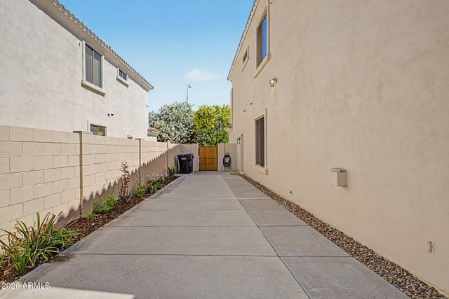 1563 W KAIBAB Drive, Chandler, AZ 85248