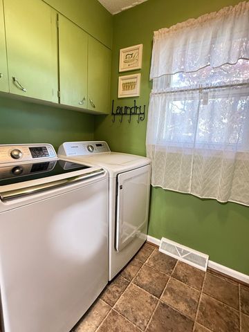 238 Lakeview Dr, Blacksburg, SC 29702