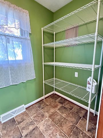 238 Lakeview Dr, Blacksburg, SC 29702