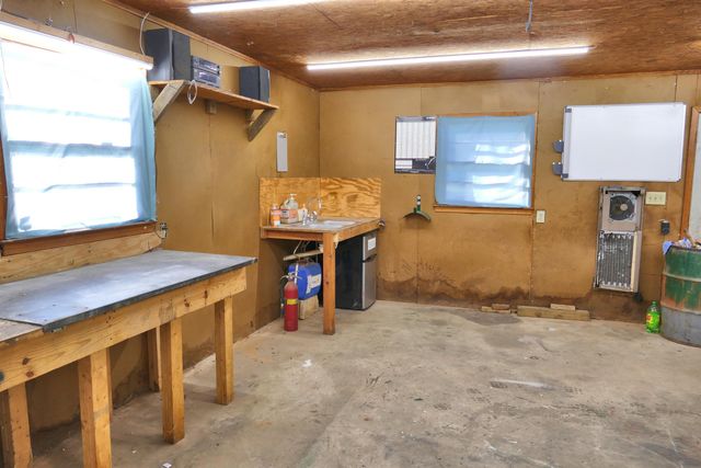 238 Lakeview Dr, Blacksburg, SC 29702