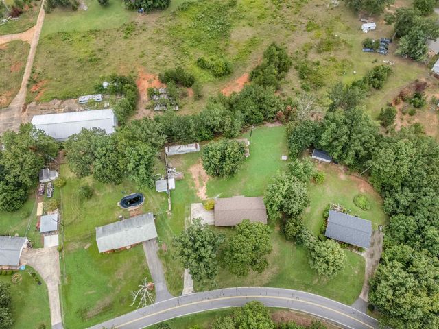 238 Lakeview Dr, Blacksburg, SC 29702