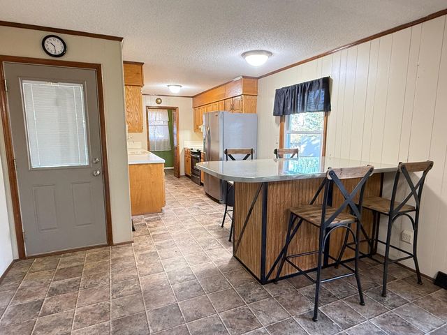 238 Lakeview Dr, Blacksburg, SC 29702