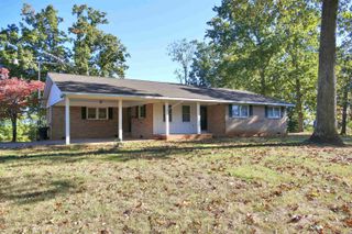 238 Lakeview Dr, Blacksburg, SC 29702