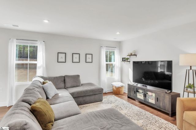 417 Vernonburg Court, Piedmont, SC 29673