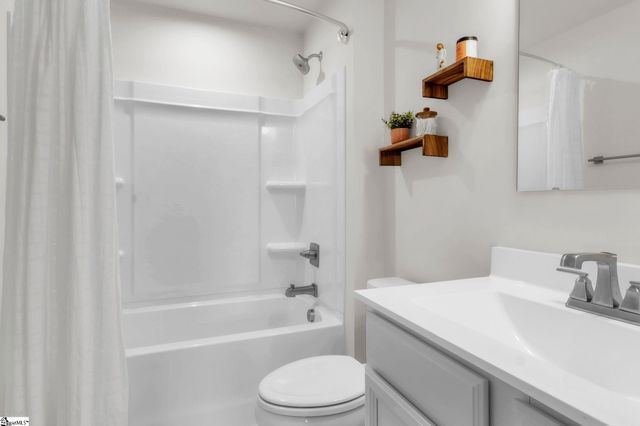 417 Vernonburg Court, Piedmont, SC 29673