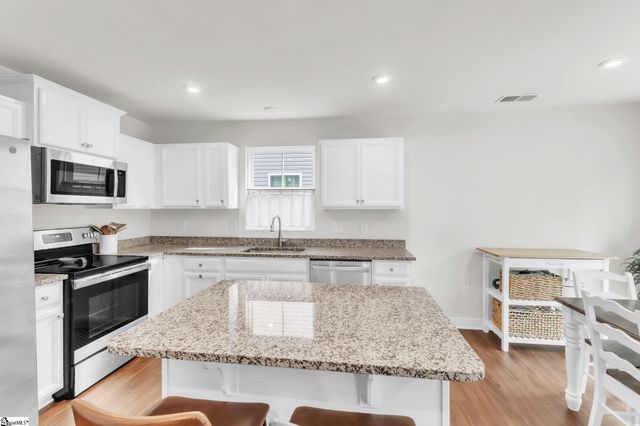 417 Vernonburg Court, Piedmont, SC 29673