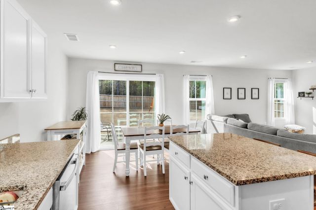 417 Vernonburg Court, Piedmont, SC 29673