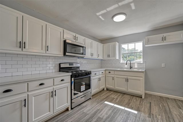 8623 Valley Forest Drive, Houston, TX 77078