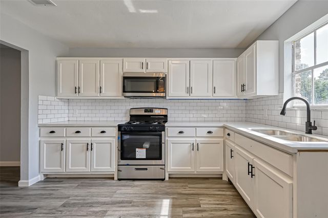 8623 Valley Forest Drive, Houston, TX 77078