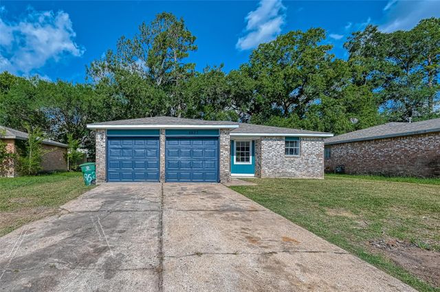 8623 Valley Forest Drive, Houston, TX 77078