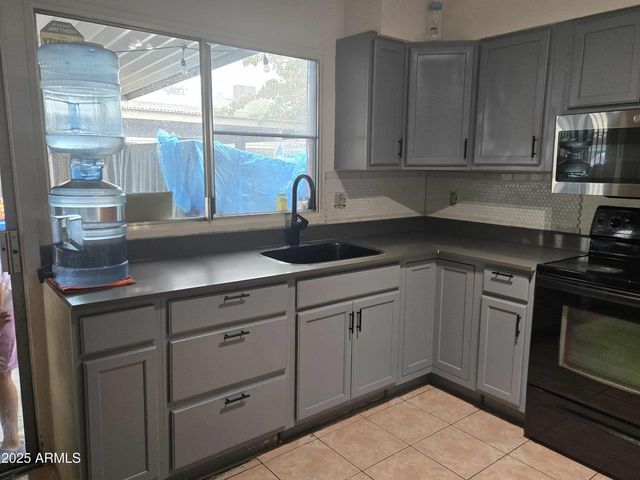 2645 W WOLF Street, Phoenix, AZ 85017