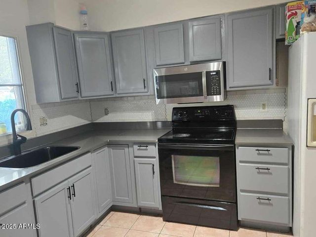 2645 W WOLF Street, Phoenix, AZ 85017