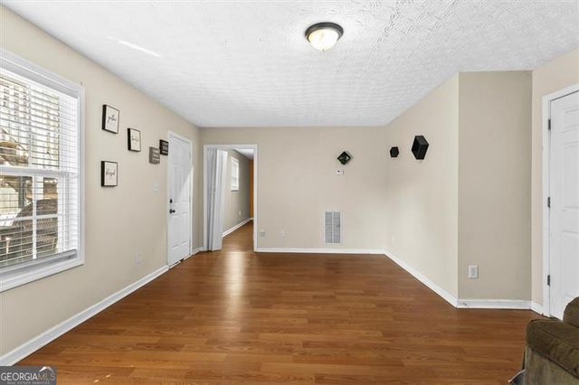 995 CHIMNEY TRACE Way, Lawrenceville, GA 30045