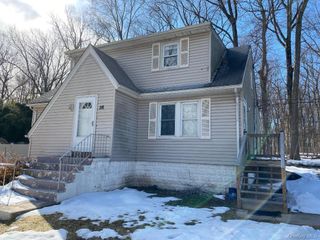 56 Millspaugh Lane 1st floor, Bardonia, NY 10954