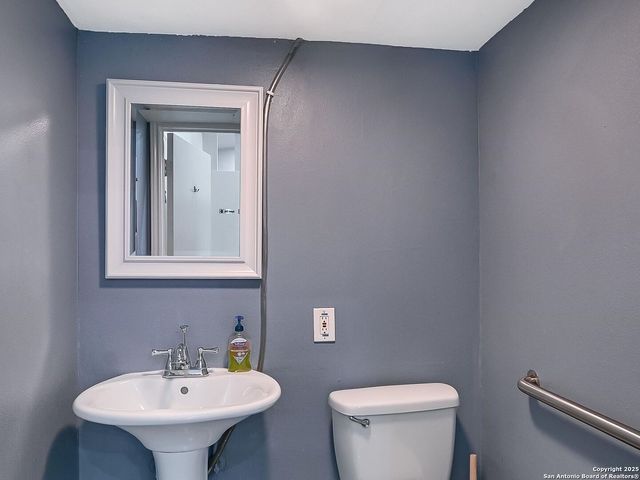 8265 Fredericksburg, San Antonio, TX 78229