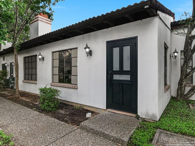 8265 Fredericksburg, San Antonio, TX 78229
