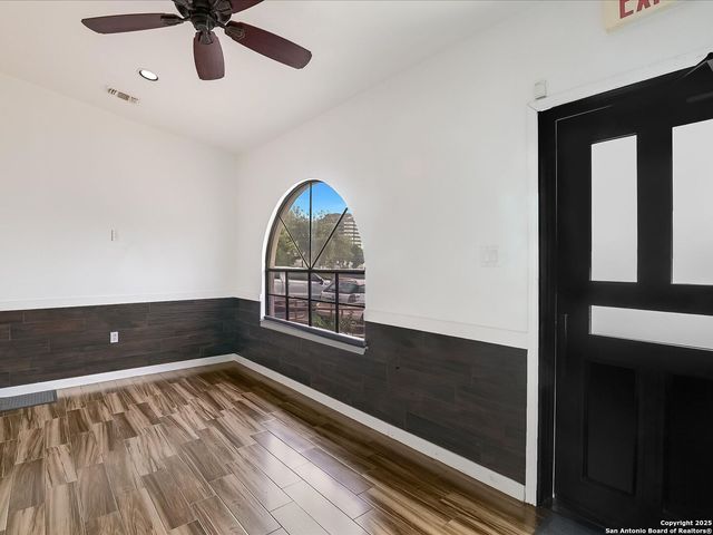 8265 Fredericksburg, San Antonio, TX 78229