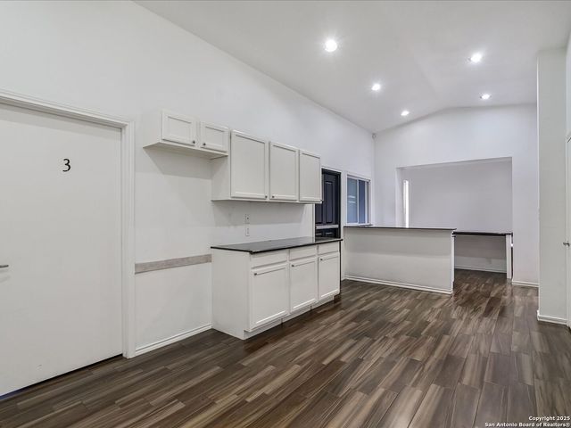 8265 Fredericksburg, San Antonio, TX 78229