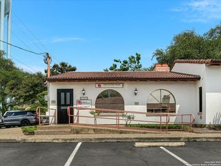 8265 Fredericksburg, San Antonio, TX 78229