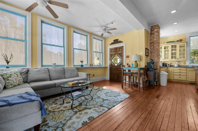 221 SE 7TH STREET, Gainesville, FL 32601