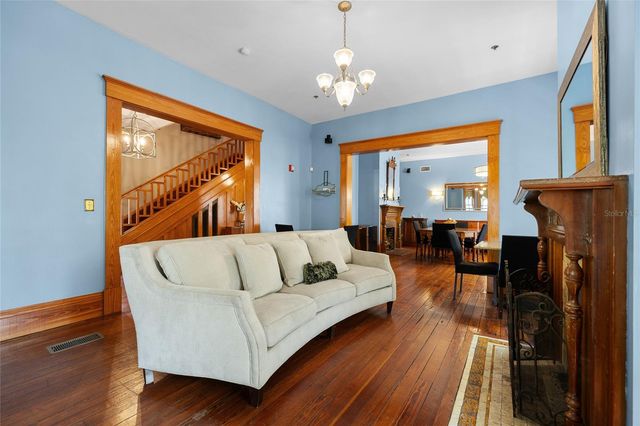 221 SE 7TH STREET, Gainesville, FL 32601