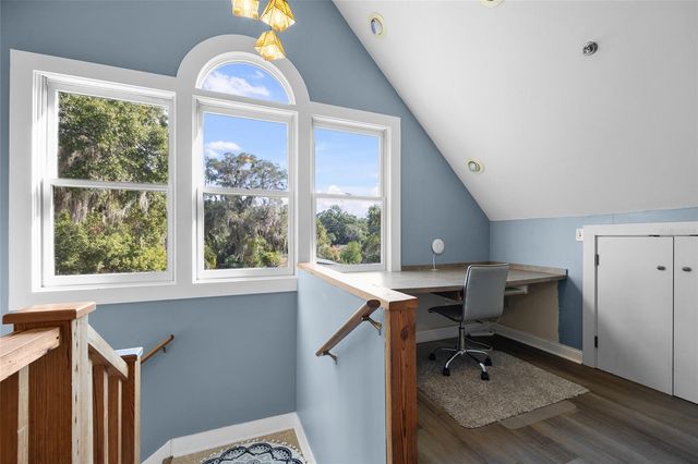 221 SE 7TH STREET, Gainesville, FL 32601