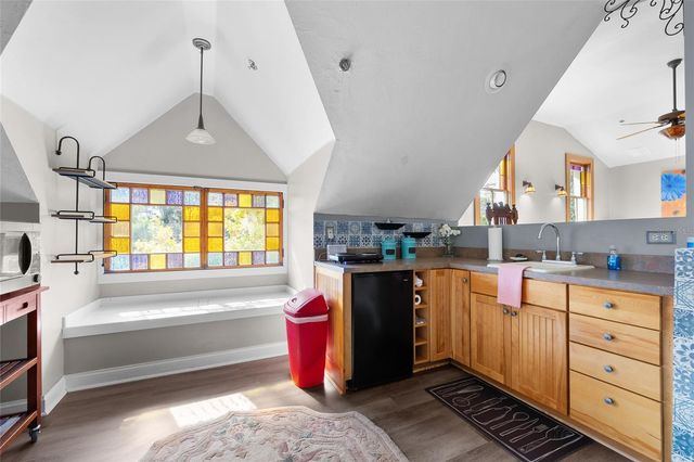 221 SE 7TH STREET, Gainesville, FL 32601