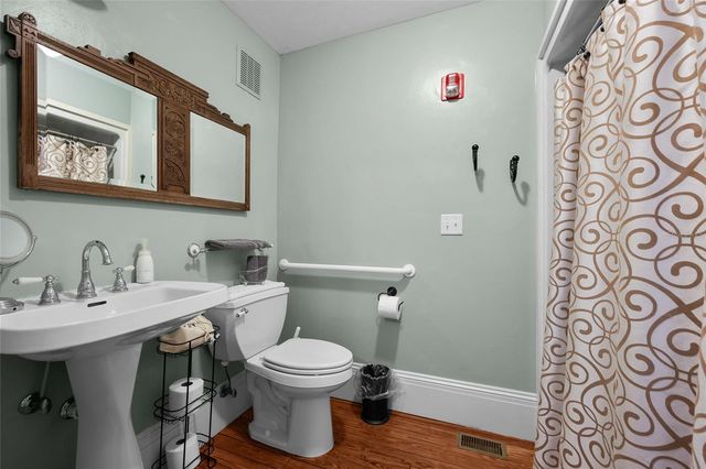 221 SE 7TH STREET, Gainesville, FL 32601