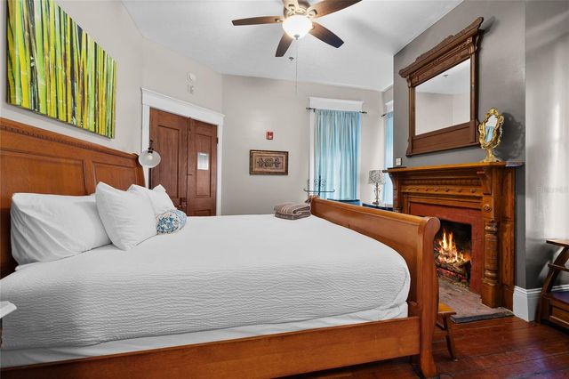 221 SE 7TH STREET, Gainesville, FL 32601