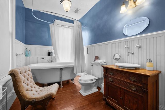 221 SE 7TH STREET, Gainesville, FL 32601