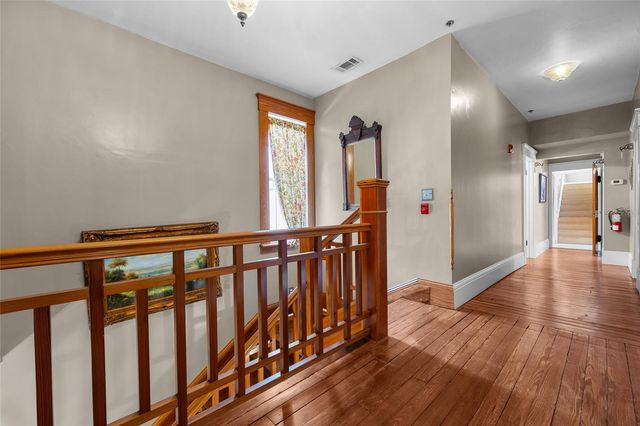 221 SE 7TH STREET, Gainesville, FL 32601