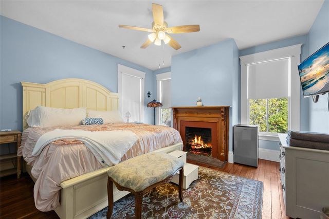 221 SE 7TH STREET, Gainesville, FL 32601