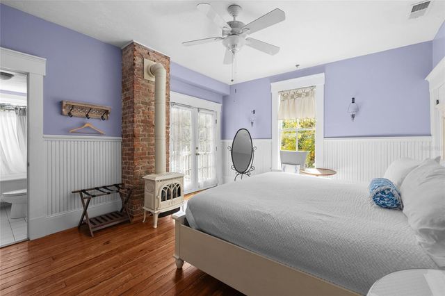 221 SE 7TH STREET, Gainesville, FL 32601