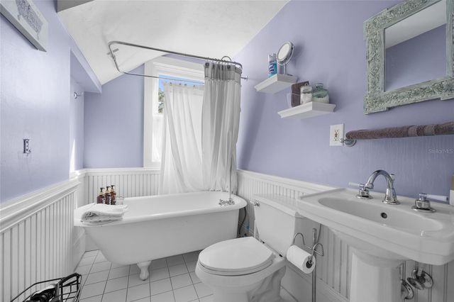 221 SE 7TH STREET, Gainesville, FL 32601