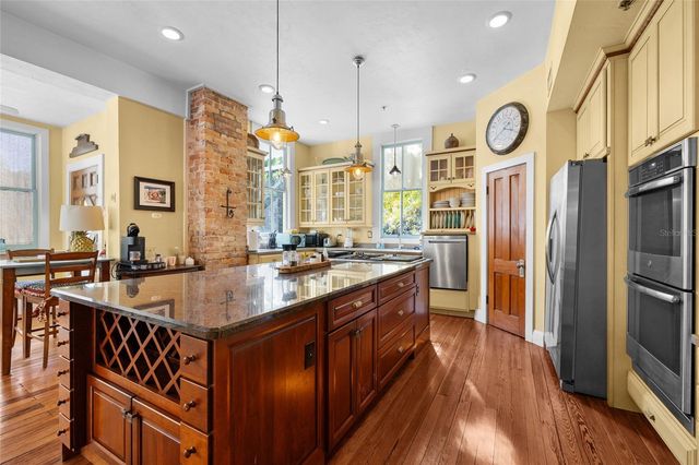 221 SE 7TH STREET, Gainesville, FL 32601