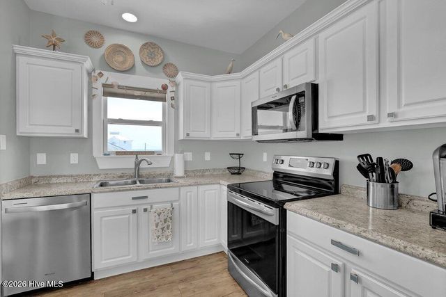 2416 Island Drive, Sneads Ferry, NC 28460