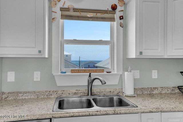 2416 Island Drive, Sneads Ferry, NC 28460