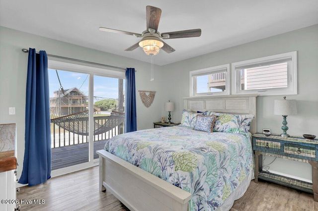 2416 Island Drive, Sneads Ferry, NC 28460