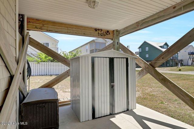 2416 Island Drive, Sneads Ferry, NC 28460